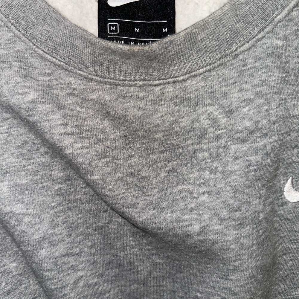 Nike Sportswear Essential Fleece Womens Loose Fit Crew Sweatshirt Grey Size Med - Picture 4 of 5